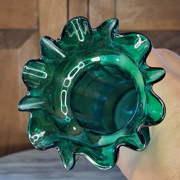 Elegant Green Glass Vase with Gold Accents - Picture 16 of 17